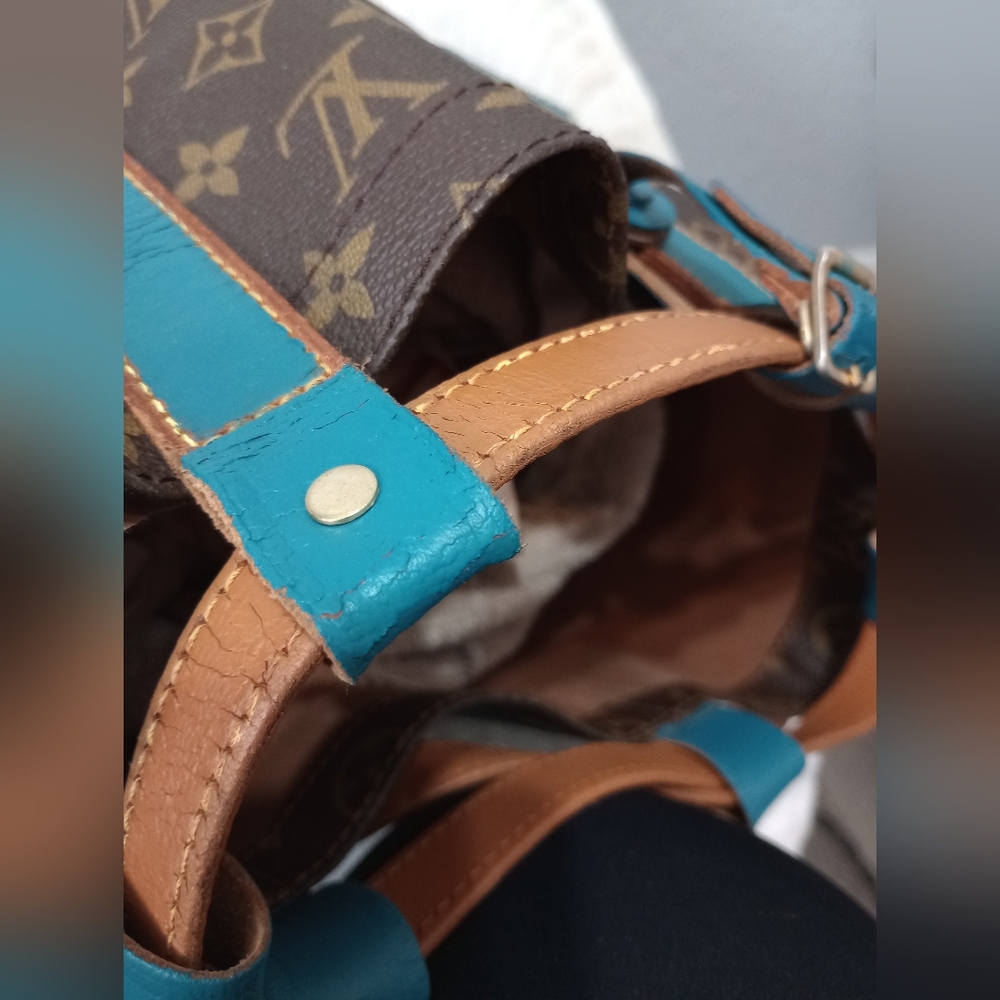 Louis Vuitton Bag - Picture 11 of 16